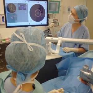 Operácia femto katarakta už aj laserom